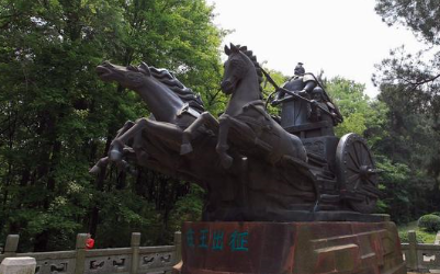 楚王问鼎显气概,正确处理君臣关系,不愧为一代霸主!
