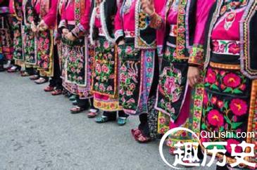 羌族服饰 羌族&ldquo;围腰&rdquo;上的图案有何意义